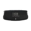 Parte frontal de una bocina bluetooth color negro de marca JBL modelo Charge 5 con resistencia al agua y polvo 2